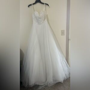 Stunning Christina Wu Exclusive Elegant Ivory White Wedding Dress Sparkle Size 6